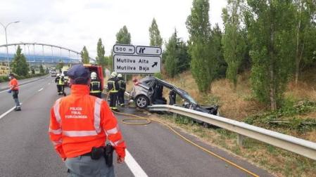 Herido grave un hombre al salirse de la vía en la PA-30 a la altura de Mutilva