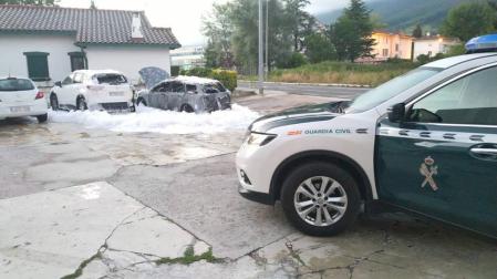 Extinguido un incendio de varios vehículos en Alsasua