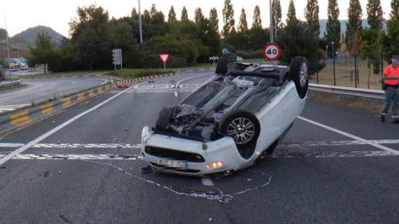 Imputado al dar positivo tras salirse de la vía y volcar en la Ronda de Pamplona
