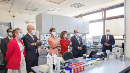 Un momento de la visita de la ministra Ribera a los laboratorios de CENER.