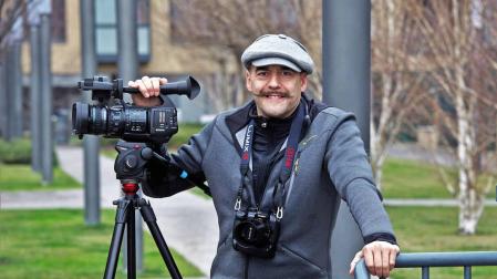 Joaquín Calderón rueda 'Basque Selfie', un falso documental sobre una historia muy real