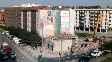 El edificio de la calle Ferrocarril, derribado.