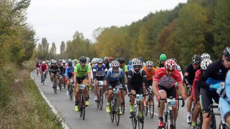 Récord de participación en la Marcha Ciclista Volkswagen Navarra Solidaria