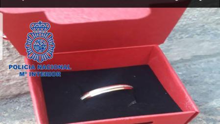 Detenida por robar 3 anillos de oro a compañera de piso en Pamplona