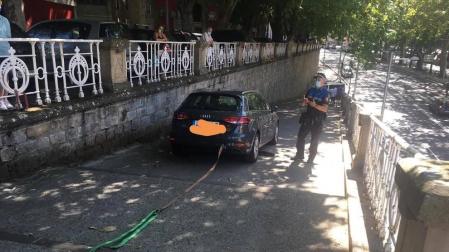 Un conductor acaba en las escaleras de la Cuesta de Labrit por culpa de su GPS