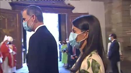 Los Reyes presiden la ofrenda al Apóstol Santiago en el día grande de Galicia