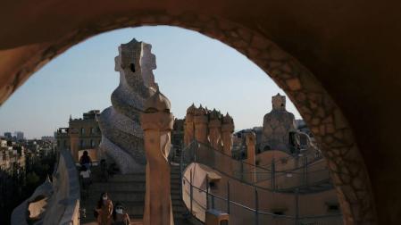 Los brotes y contagios aumentan, mientras el sistema de rastreo sigue atascado