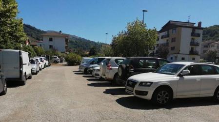 Las visitas a Bertiz colapsan los aparcamientos de Oronoz