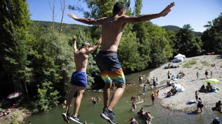 Todas las fotos de este domingo, 26 de julio, en el que los termómetros superaron los 30 grados. La previsión para esta semana es un aumento todavía más notable de las temperaturas