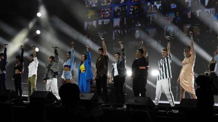 La última generación de Operación Triunfo protagonizó un concierto post-confinamiento en el madrileño Wizink Center, para volver a poner color y música a un recinto que reunió a 1.500 personas y cerca de 2.250 espectadores en streaming.