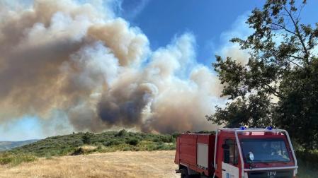 Incendio en Monterrei en Oursense.