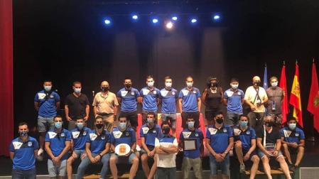 Funes homenajea a sus sanitarios y a la plantilla de la residencia