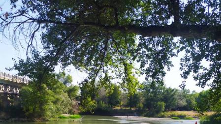 Un joven ganés fallece ahogado mientras se bañaba en el río Aragón