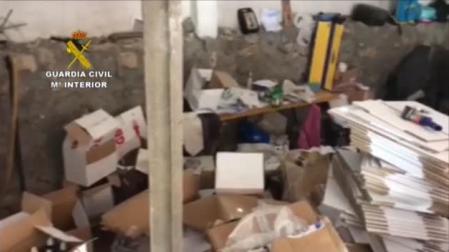 Vídeo: La Guardia Civil desmantela un laboratorio en A Coruña de gel hidroalcohólico falso