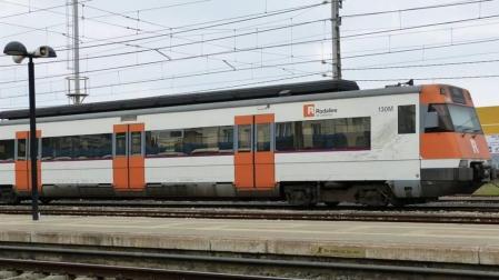 Una quema intencionada en vías de Lleida afecta a la circulación de trenes R13 y R14