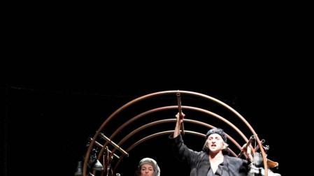 “Usamos el teatro para echar arena en el motor de la injusticia”