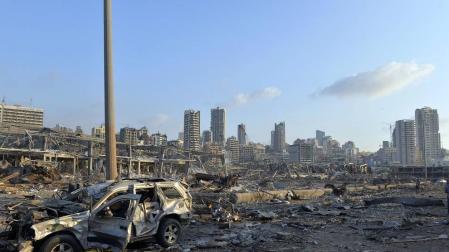 Al menos 50 personas han muerto y 2.700 han resultado heridas este martes a causa de dos potentes explosiones que han sacudido la zona del puerto de la capital de Líbano, Beirut.