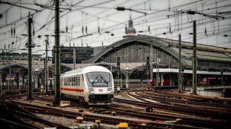 Un estudio calcula las posibilidades de contraer la covid-19 en un tren