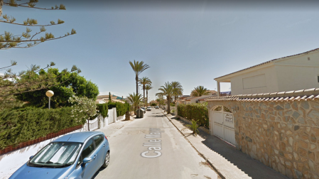 Un niño de dos años muere ahogado en una piscina en Orihuela Costa