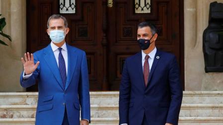 El rey recibe a Pedro Sánchez en el Palacio de Marivent