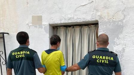 La Guardia Civil detiene al autor de un atraco a punta de navaja en un estanco