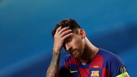 Leo Messi se lamenta durante el partido contra el Bayern.