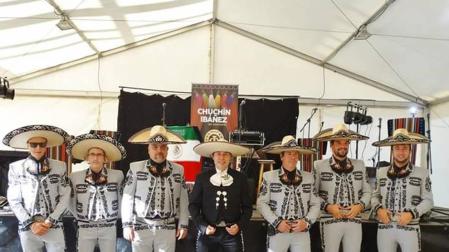 Chuchín Ibáñez, en el centro, junto a los Charros.