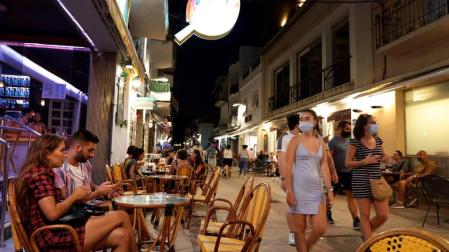 Cataluña notifica 13 muertos y 1.044 positivos en el último día