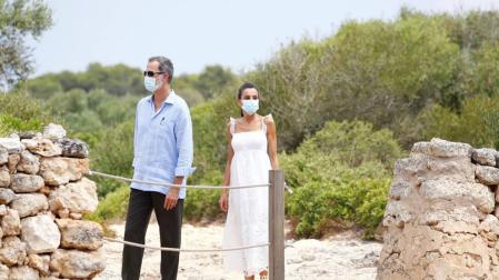 Los reyes apuran su agenda en Baleares sin noticias sobre don Juan Carlos
