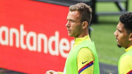 El Barça confirma la venta de Arthur a la Juve por 72 millones