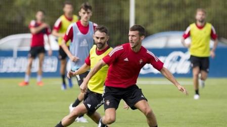 Osasuna ya toca balón en grupo