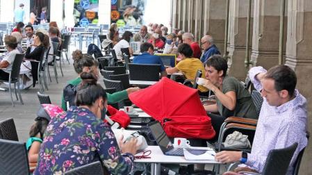 “Parece más una medida antitabaco que anticovid”