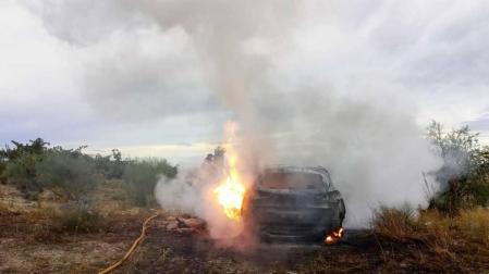 Se investiga la aparición de un cadáver en un coche quemado en Azagra
