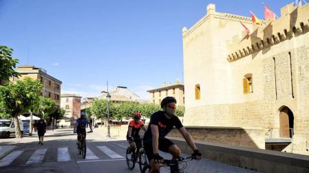 El castillo de Marcilla, ubicado en el centro del pueblo, constituye el mayor atractivo turístico de la localidad y, también, de la zona.