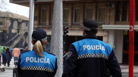 Detenido en Tudela tras agredir, insultar y amenazar a su pareja en plena calle