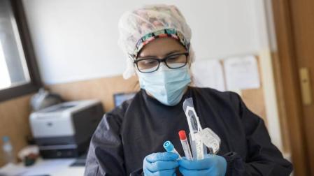 Bajan las hospitalizaciones aunque repuntan los nuevos positivos a 153