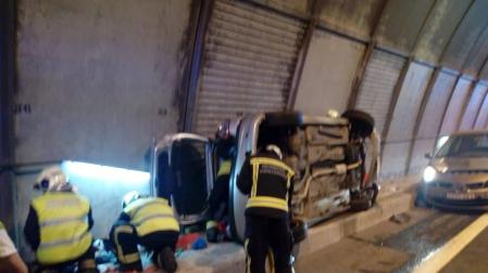 Tres heridos en una colisión dentro de un túnel de la A-15