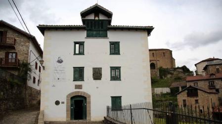 Fachada de la Casa-museo de Julián Gayarre.