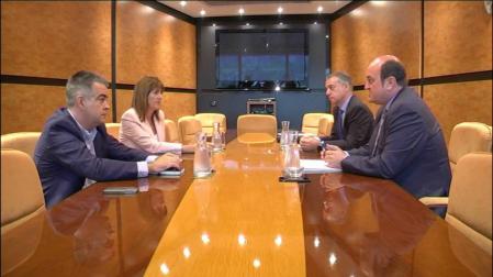 Reunión entre PSE-EE y PNV celebrada el pasado 4 de octubre.