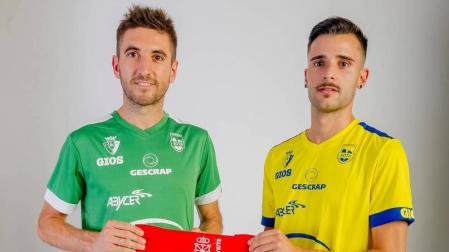 Roberto Martil y Asier Llamas con el brazalete de capitán.