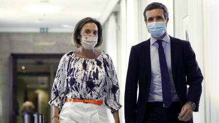 Casado acusa a Sánchez de dejación de funciones y parapetarse tras las autonomías