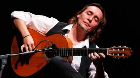 Vicente Amigo: "El Flamenco echa raíces en uno y ya va con él"