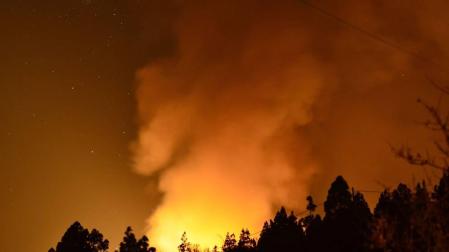Evacúan varios barrios de Garafía (La Palma) por el incendio forestal
