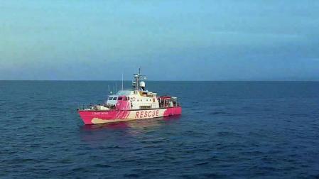 El grafitero 'Banksy' financia un barco de rescate de migrantes en el Mediterráneo