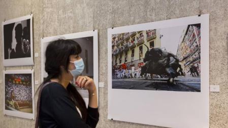 Este lunes finalizan las exposiciones 'Artea Oinez' y 'San Fermín en pausa'