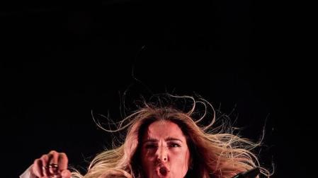 Lola Índigo devuelve la música al Navarra Arena
