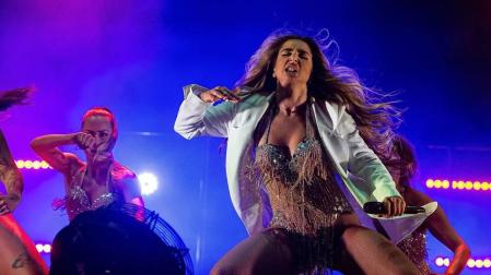 Lola Índigo devuelve la música al Navarra Arena