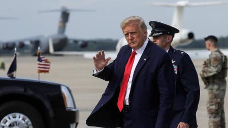 Donald Trump alienta a los estadounidenses a cometer fraude electoral votando 2 veces