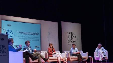 Los políticos hacen autocrítica