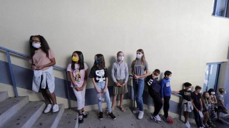 Francia tuvo que cerrar 22 escuelas por coronavirus tras el inicio del curso